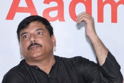 Aap Mp Sanjay Singh To Accompany 33 Migrants Flying To Patna