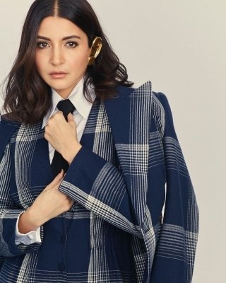 Anushka Sharma Spends Time With Her Balcony Buddies