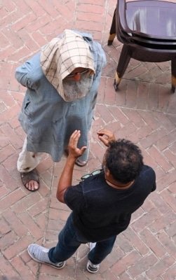 Big B On Use Of Prosthetics And Back Pain During Gulabo Sitabo Shoot