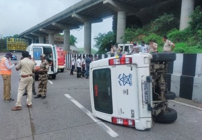 Cop Hurt In Sharad Pawars Convoy Car Crash