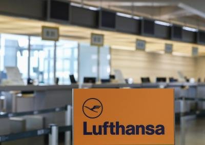 German Airline Lufthansa To Lay Off 22000 Employees