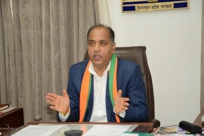 Himachal Cm Meets Family Of Galwan Martyr