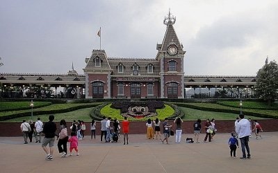 Hong Kongs Disneyland Ocean Park To Reopen