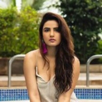 Jasmin Bhasin Yoga Teaches Self Realisation