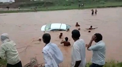 Jharkhand Villagers Save Newly Weds Four Others As Car Falls Into River
