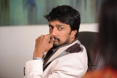 Kiccha Sudeep Misses Days Of Vintage Family Pictures Amidst Selfies