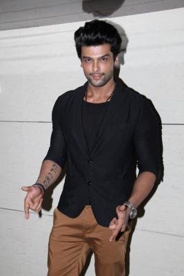 Kushal Tandon Starrer Bebaakee To Arrive In July