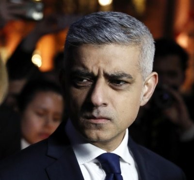 London Mayor Plans City Hall Move To Cut Cost