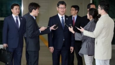Moon Accepts Unification Ministers Resignation Amid Pyongyang Tensions