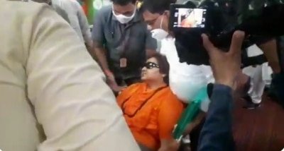 Pragya Singh Faints At Party Event Hospitalised 2nd Ld