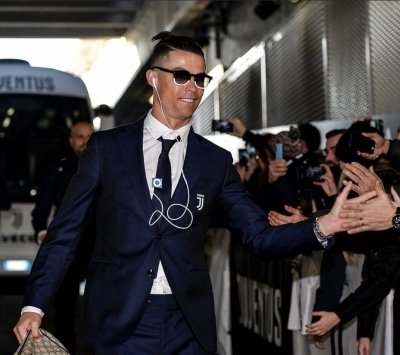 Ronaldo Becomes Footballs First Billionaire Pips Messi