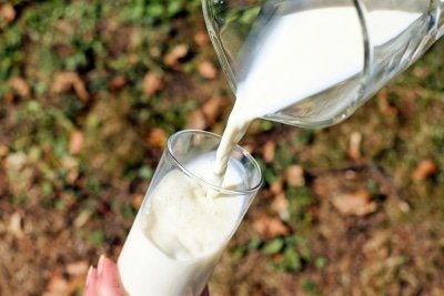 Rpf Constable Runs Along Moving Train To Give Milk For Infant