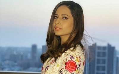 Sargun Mehta Flaunts Attitude In Papa Ka Kurta