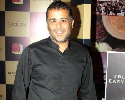 Chetan Bhagat Vidhu Vinod Chopra Drove Me Close To Suicide