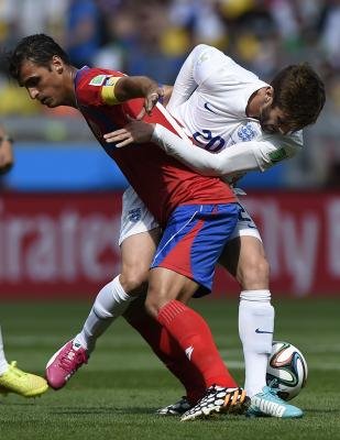 Costa Rican Midfielder Bryan Ruiz Leaves Santos