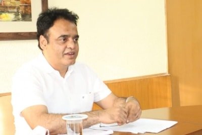 Ktaka Dy Cm Pulls Up Officials For Covid Centre Mismanagement