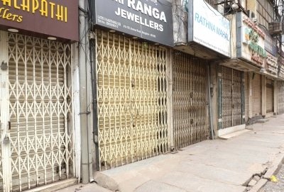Lockdown In 2 Covid Hit Ktaka Districts From Wednesday