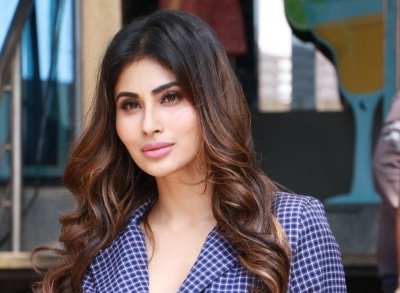 Mouni Roy Travels From Uae Post 4 Months Of Lockdown