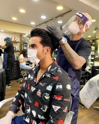 Rajkummar Rao Shares Glimpse From His Salon Visit Amid Pandemic