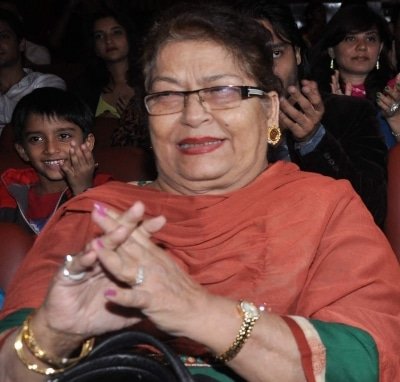 Shah Rukh Khan Pays Tribute To Saroj Khan