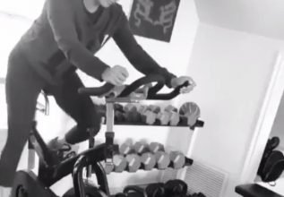 Sunny Leone Is Back To Boring Home Gym