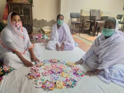 Vrindavan Widows To Send Special Masksrakhis To Modi Bhaiyya Ld