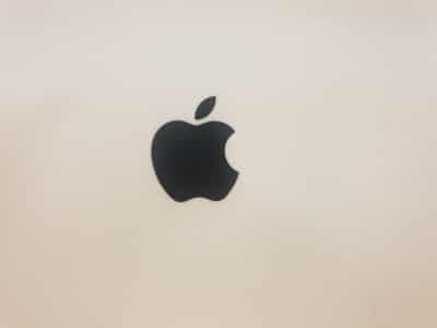 Apple Becomes 1st Us Company To Hit 2 Trillion Mark Ld