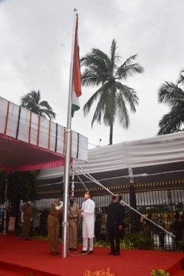 Colourful I Day Celebrations In Maha Amid Covid Precautions