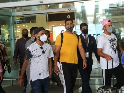 Dhoni Other Csk Players Reach Chennai For Camp Ahead Of Ipl