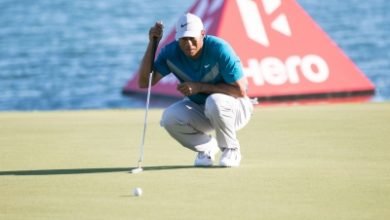 Johnson Leads Packed Leaderboard At Pga Cship Woods At T59th