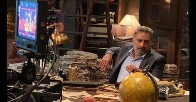 Kannada Superstar Yash Prakash Raj Start Kgf Chapter 2 Shoot