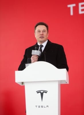 Musk Says Tesla Apps Two Factor Authentication Embarrassingly Late