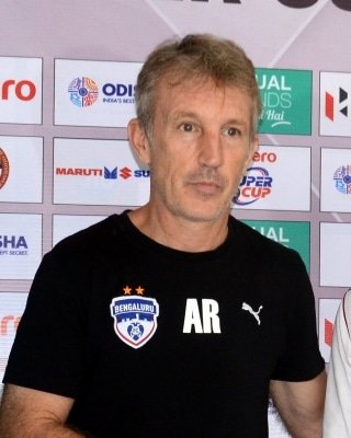 Roca Quits Hyderabad Fc Joins Barcelona As Fitness Coach