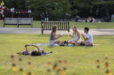 Uk Records Hottest Day In August In 17 Years