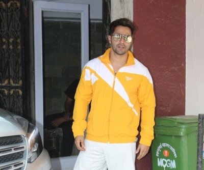 Varun Dhawan Ab Mujhe Raat Din Vaccine Ka Intezaar Hain