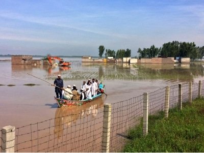 2 Killed In Pakistan Boat Capsize