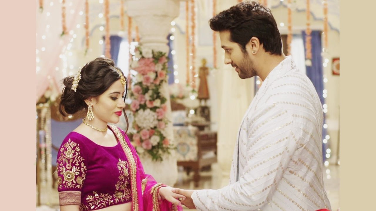 Ved Engagement With Payal In Aye Mere Humsafar