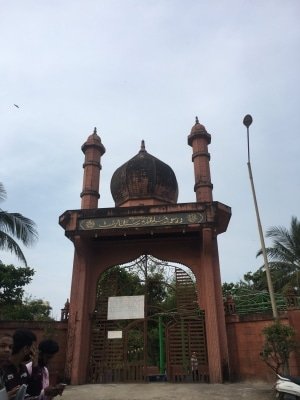 Chandan Roy Sanyal Visits Irrfans Grave