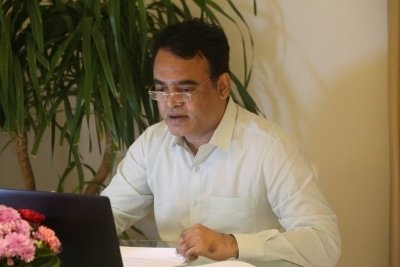Ktaka Dy Cm Tests Corona Positive In Home Isolation