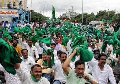 Ktaka Farmers Protest Changing Apmc Land Reform Laws
