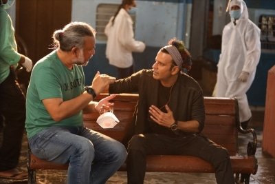 Manoj Bajpayee Anubhav Sinha Collaborate On A Bhojpuri Music Video