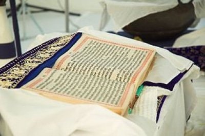 Pak Sufi Organisation Transfers Sikh Manuscripts To Gurdwara