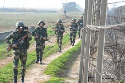 Pakistani Troops Repeatedly Violate Loc Ceasefire In Jk Ld