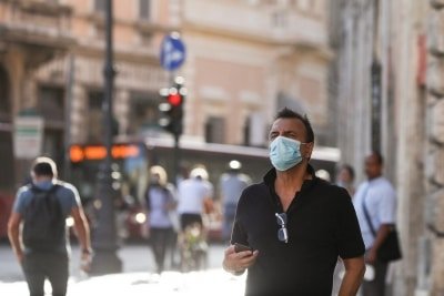 Pandemic Deniers Rally In Rome Without Wearing Face Masks