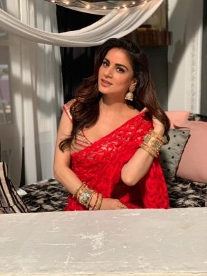 Shraddha Arya Turns Stylist For On Screen Avatar In Kundali Bhagya