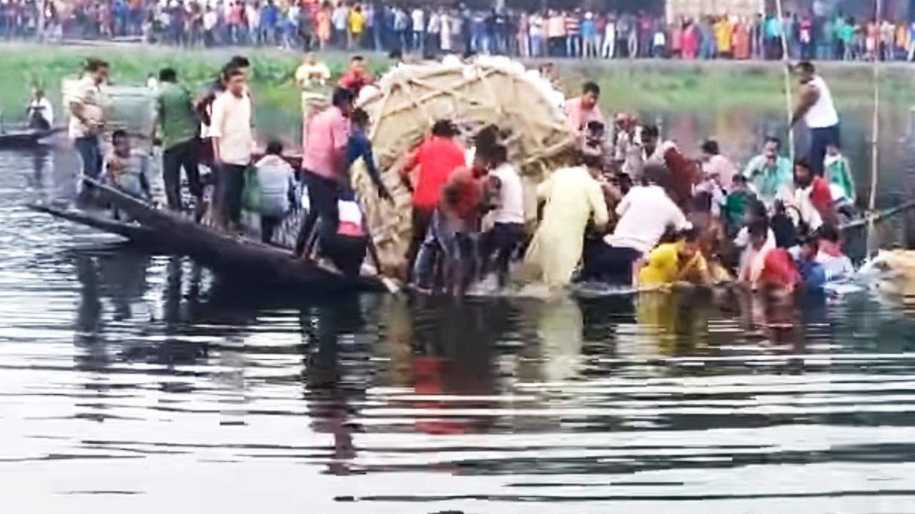 Four Died As A Boat Capsized In Mushidabad