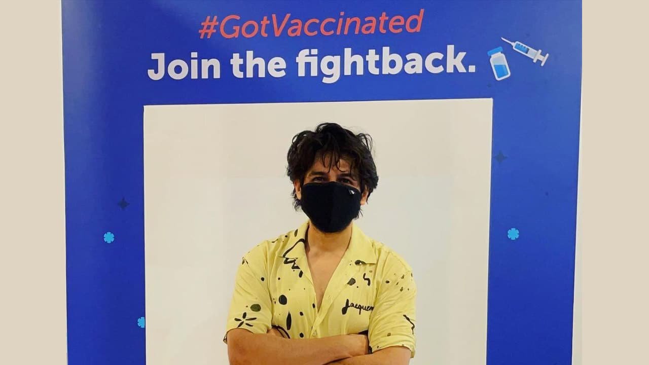 Bollywood Actor Kartik Aaryan Recieves First Dose Of Covid 19 Vaccine
