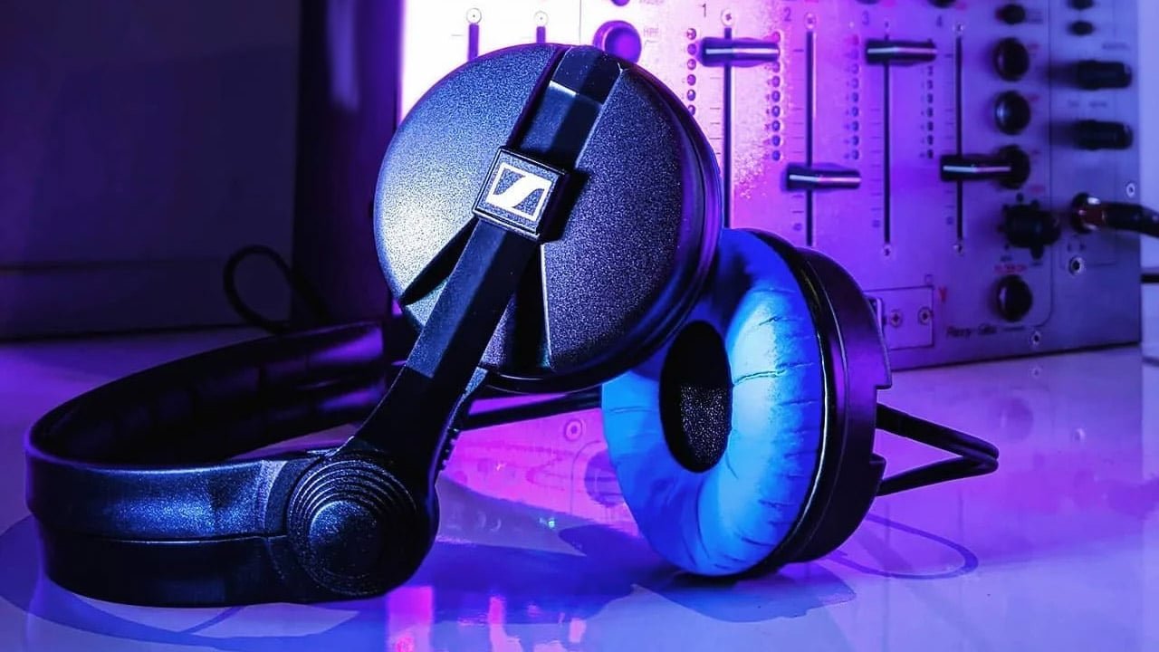 Sennheiser Launches H D 25 Blue Special Edition For D J