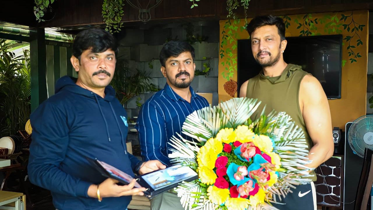 Indian Postal Service Give Special Envelope To Kiccha Sudeepa